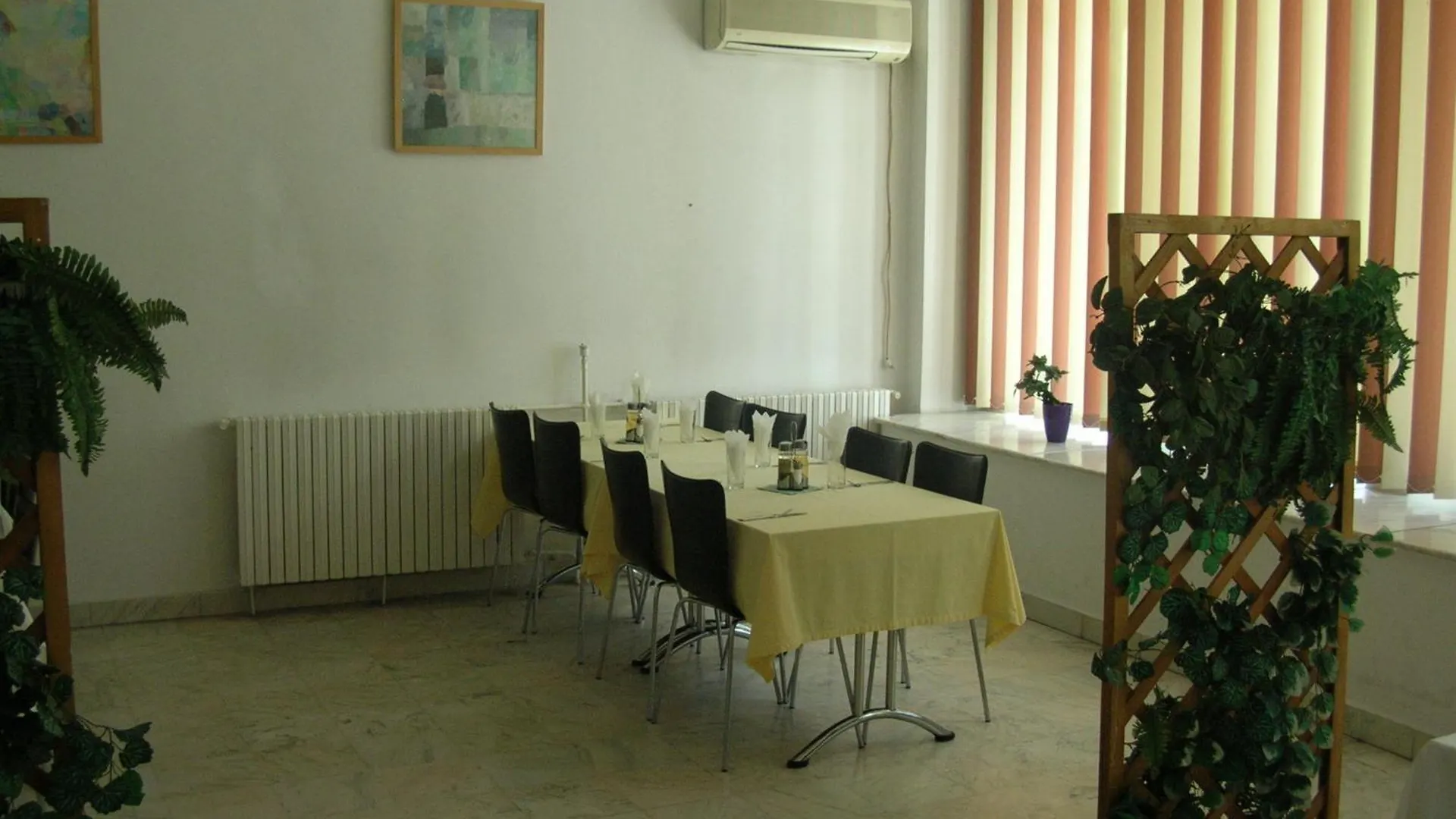בוקרשט Federatia Romana De Scrima - Hotel Floreta De Aur רומניה