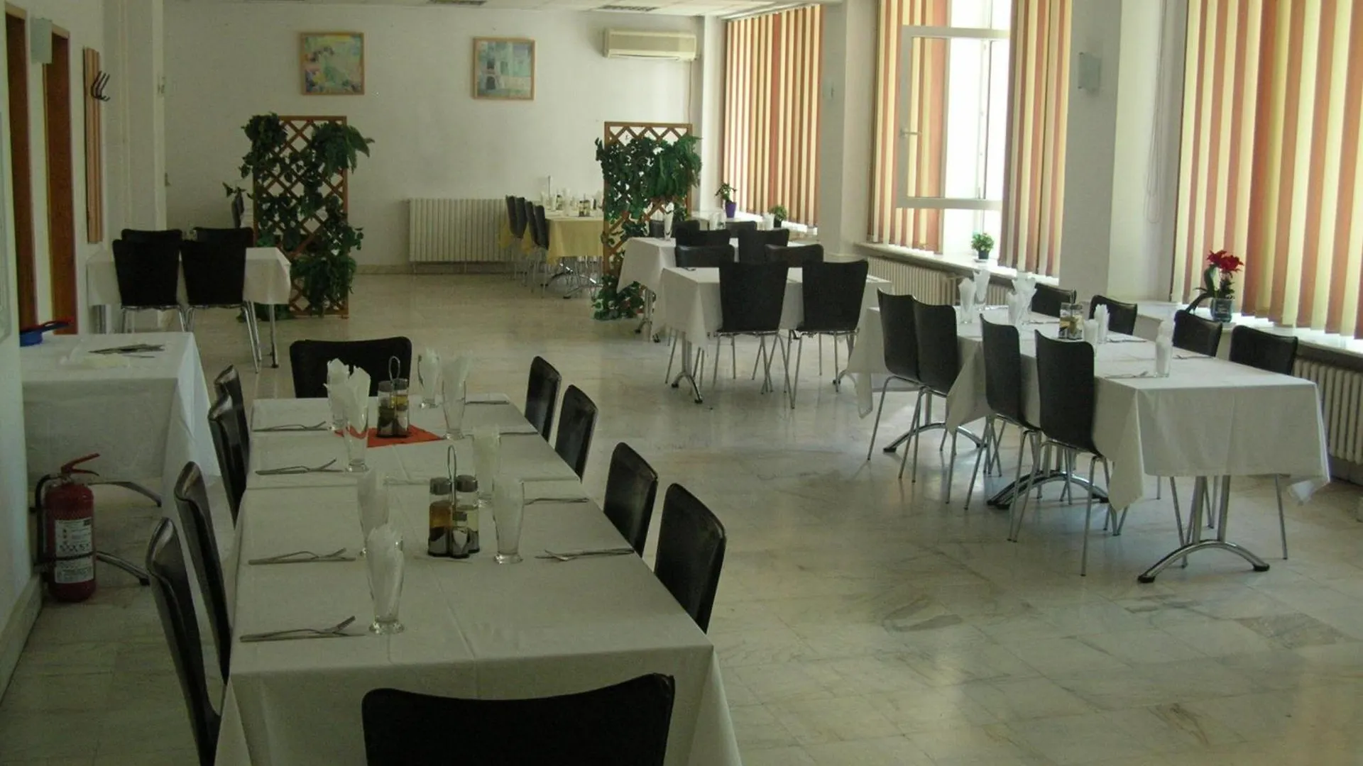 בוקרשט Federatia Romana De Scrima - Hotel Floreta De Aur